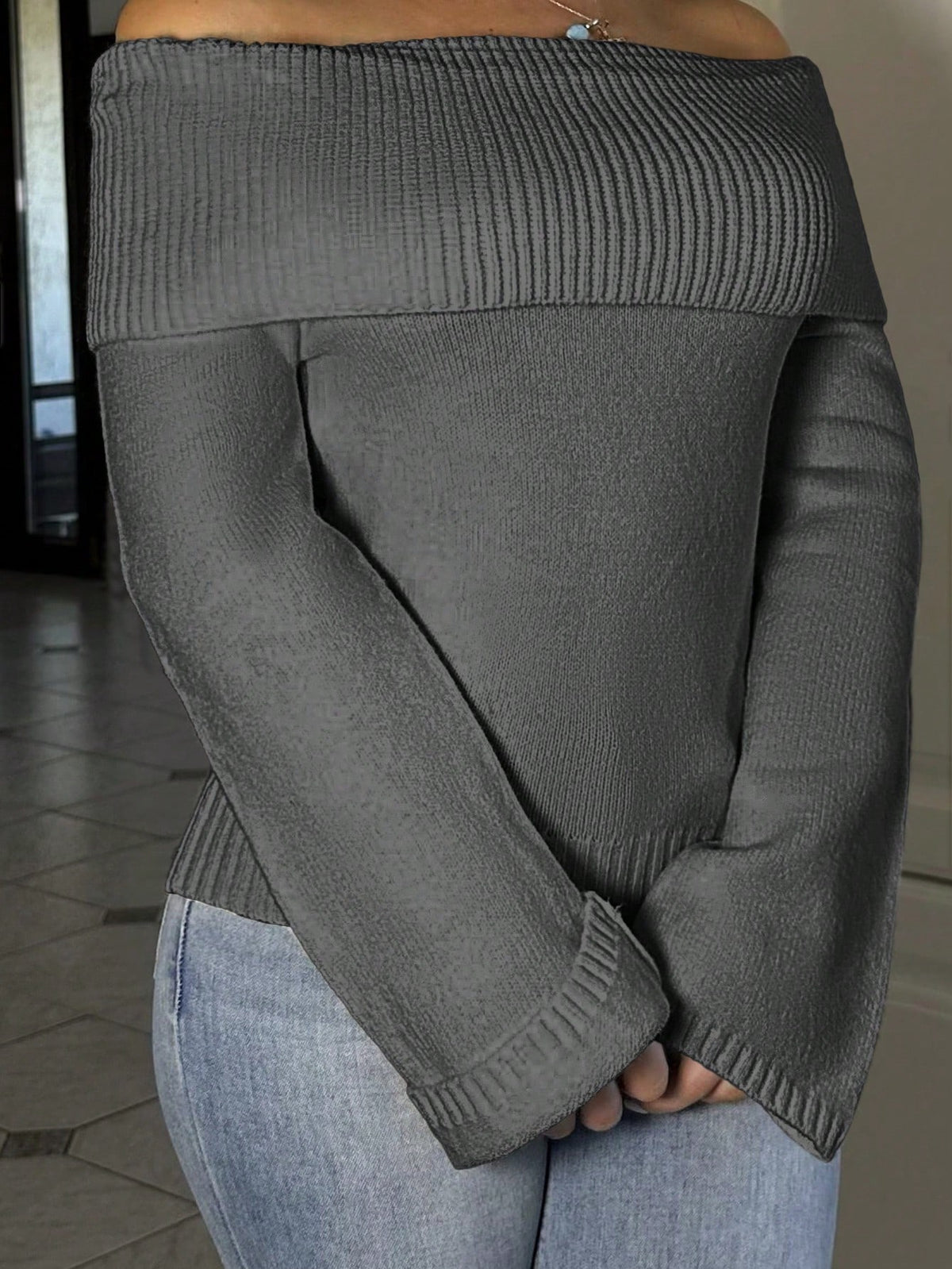 Pris | Off-Shoulder Rib-Knit Pullover