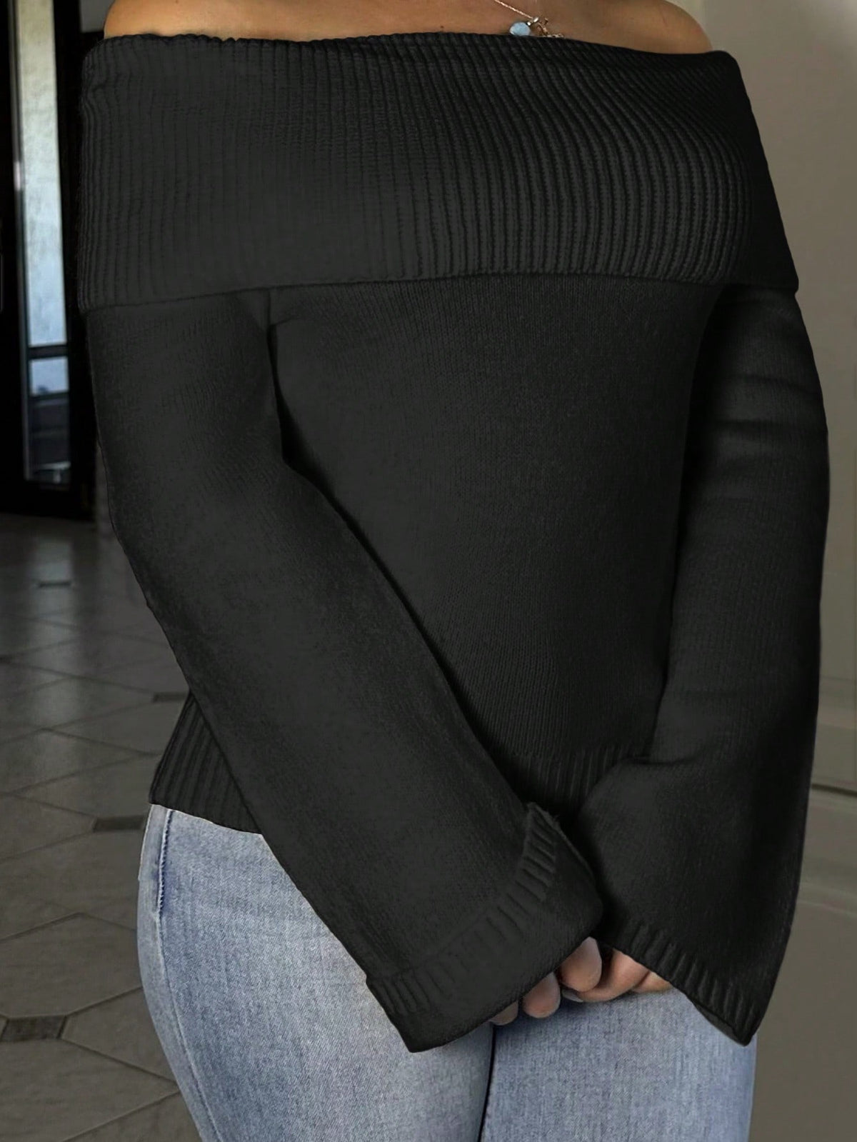 Pris | Off-Shoulder Rib-Knit Pullover