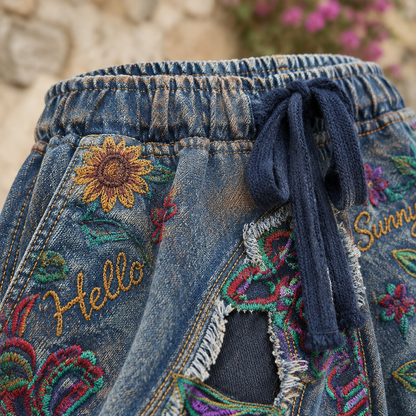 Anis | Embroidered Distressed Relaxed Jeans
